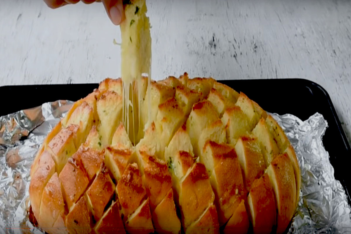 cheese and garlic crack bread