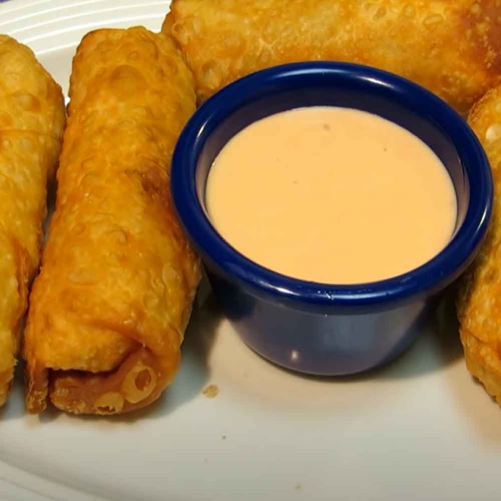 MAC & CHEESE EGG ROLLS