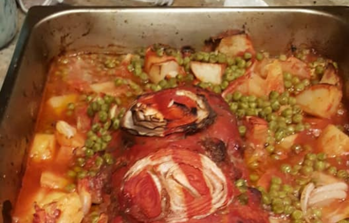 Baked Meatloaf with Tomato Sauce